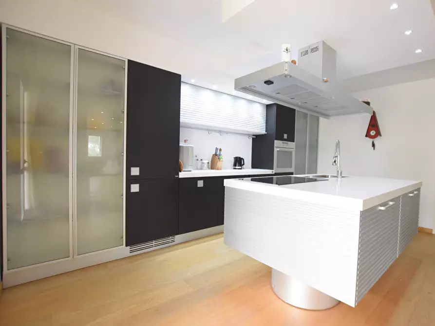 Immagine 8 di Villa in vendita  in regione san francesco a Sassari