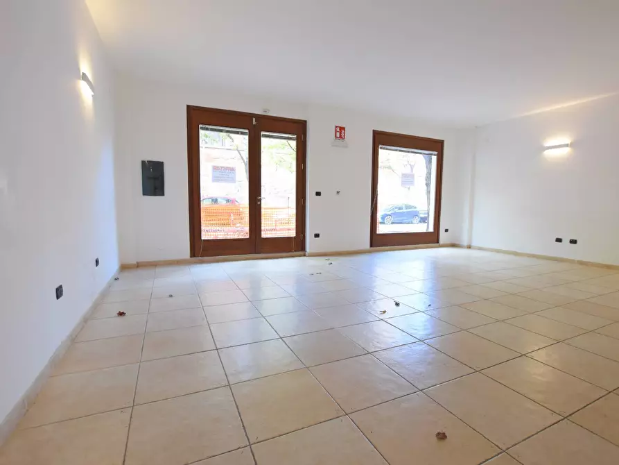 Immagine 3 di Locale commerciale in affitto  in viale Umberto a Sassari