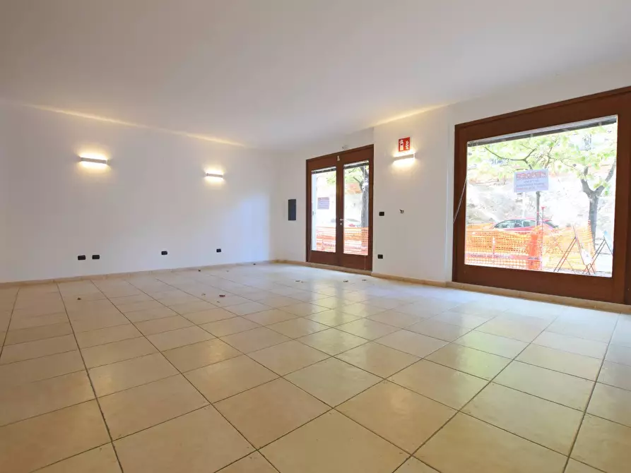 Immagine 2 di Locale commerciale in affitto  in viale Umberto a Sassari