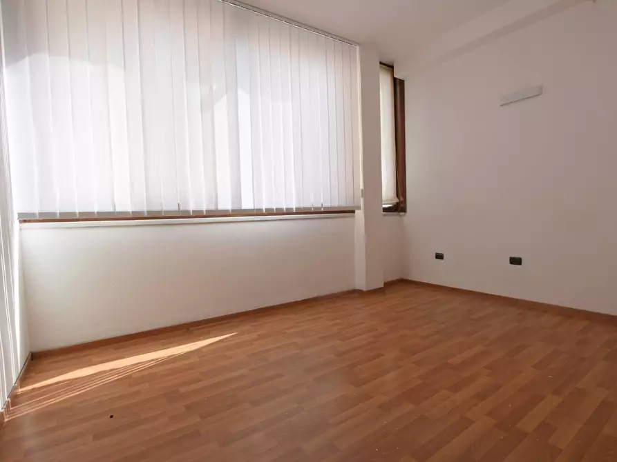 Immagine 8 di Locale commerciale in affitto  in viale Umberto a Sassari