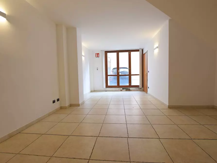 Immagine 19 di Locale commerciale in affitto  in viale Umberto a Sassari