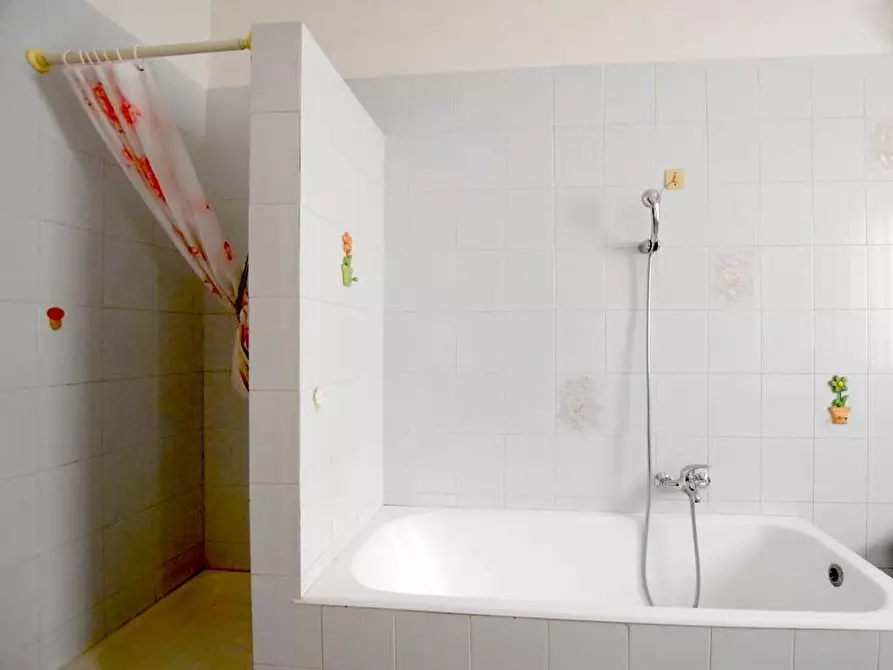 Immagine 20 di Appartamento in vendita  in via Nicolodi a Sassari