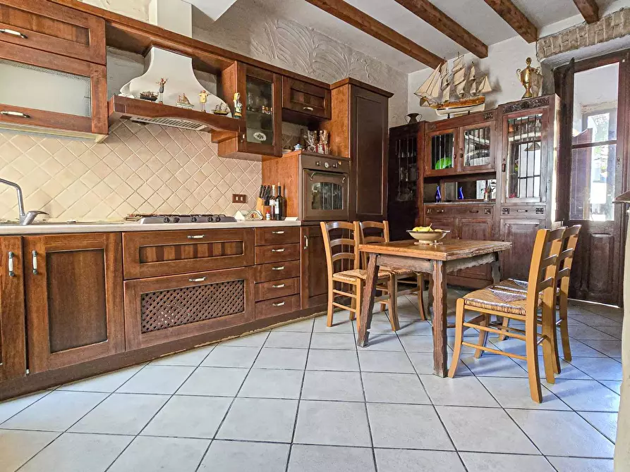 Immagine 4 di Casa indipendente in vendita  in Via S. Dona' a Cagliari