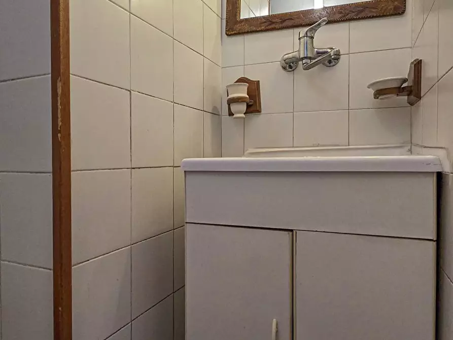 Immagine 19 di Casa indipendente in vendita  in Via S. Dona' a Cagliari