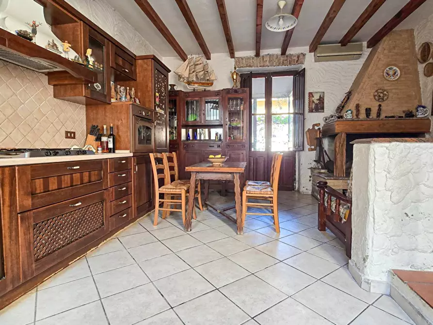 Immagine 5 di Casa indipendente in vendita  in Via S. Dona' a Cagliari