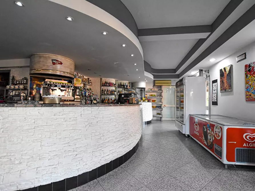 Immagine 4 di Locale commerciale in vendita  in viale Sardegna a Santa Maria Coghinas