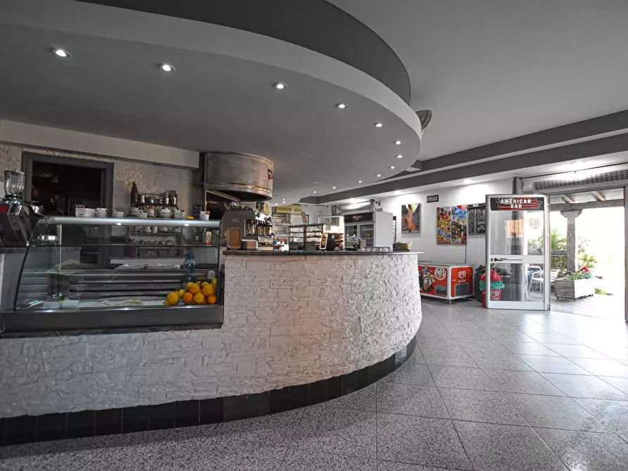 Immagine 10 di Locale commerciale in vendita  in viale Sardegna a Santa Maria Coghinas