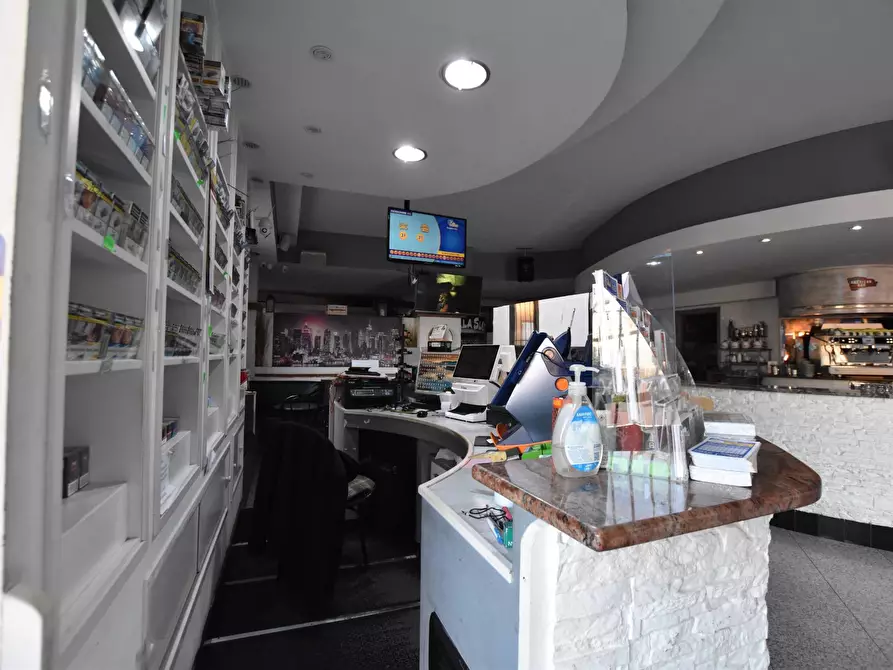 Immagine 15 di Locale commerciale in vendita  in viale Sardegna a Santa Maria Coghinas