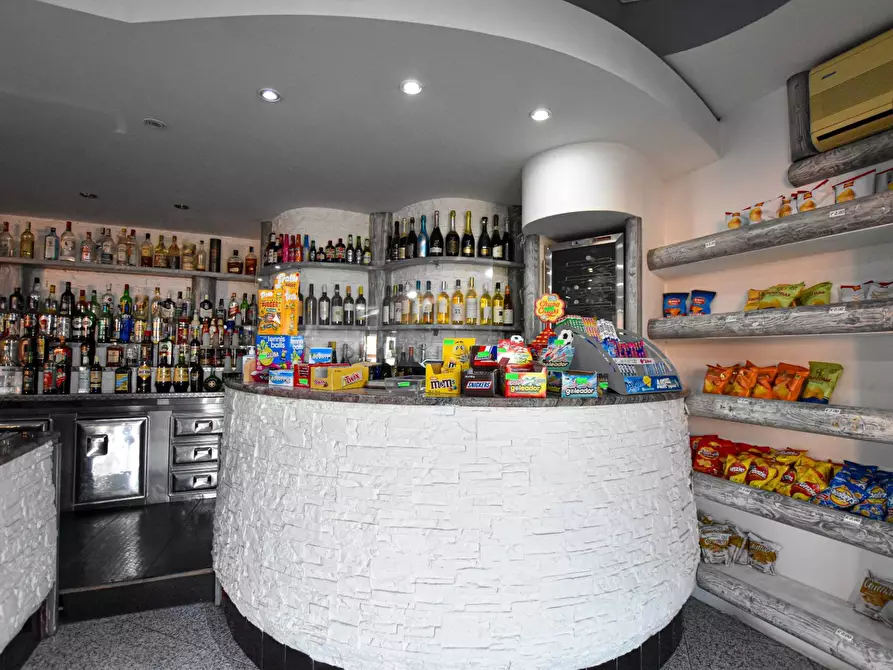 Immagine 16 di Locale commerciale in vendita  in viale Sardegna a Santa Maria Coghinas