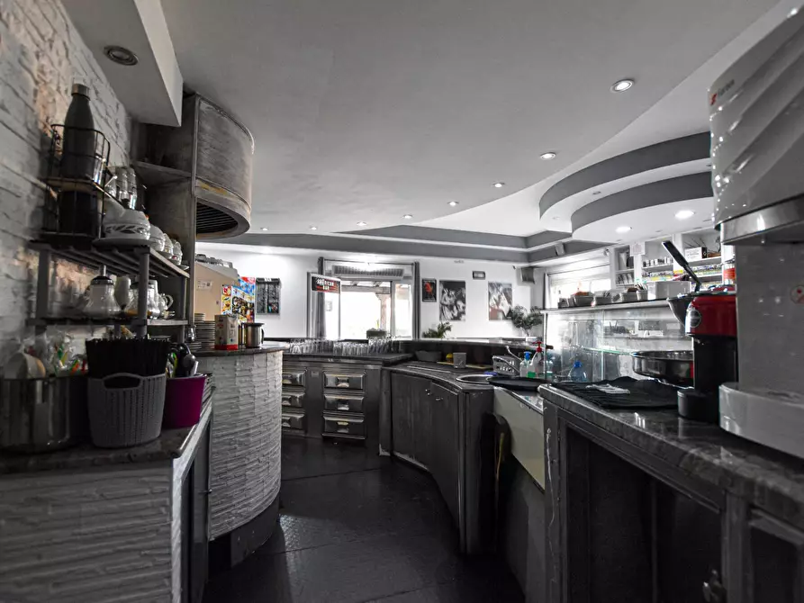 Immagine 12 di Locale commerciale in vendita  in viale Sardegna a Santa Maria Coghinas