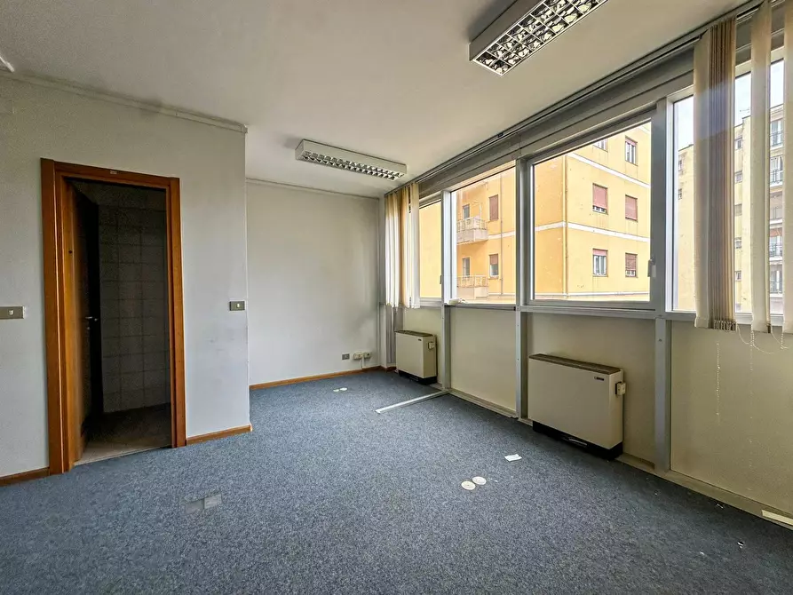 Immagine 5 di Ufficio in vendita  in Viale Umberto a Sassari