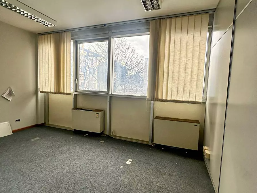 Immagine 6 di Ufficio in vendita  in Viale Umberto a Sassari