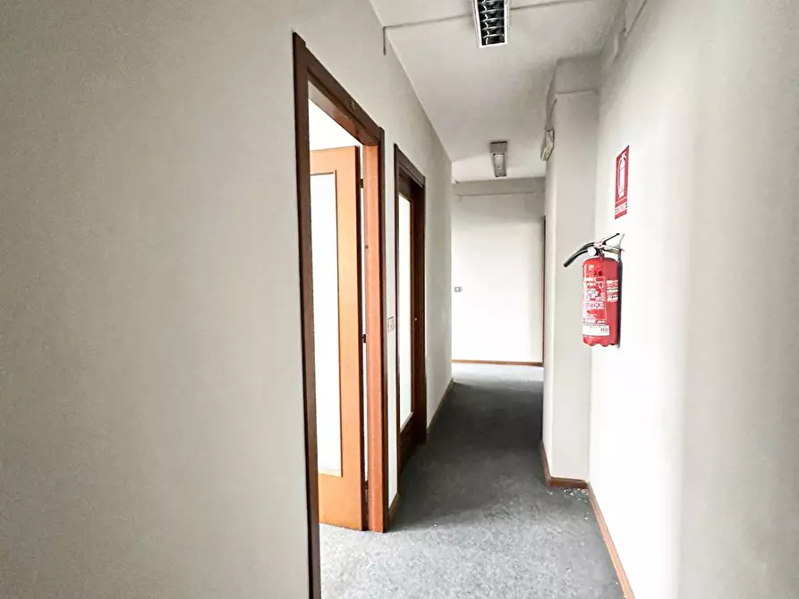 Immagine 7 di Ufficio in vendita  in Viale Umberto a Sassari