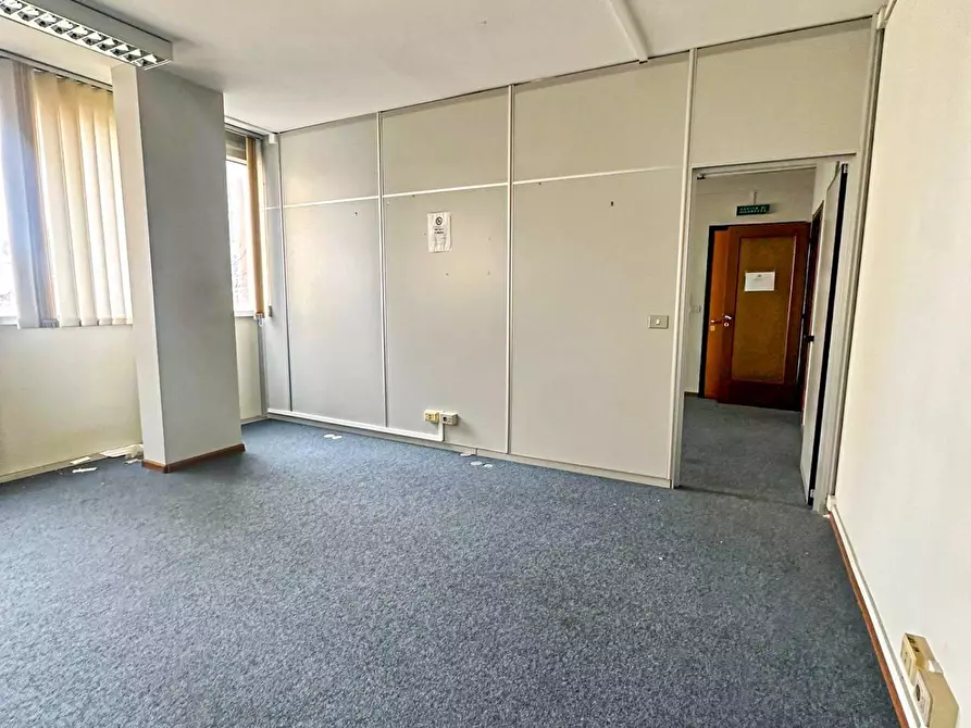 Immagine 9 di Ufficio in vendita  in Viale Umberto a Sassari