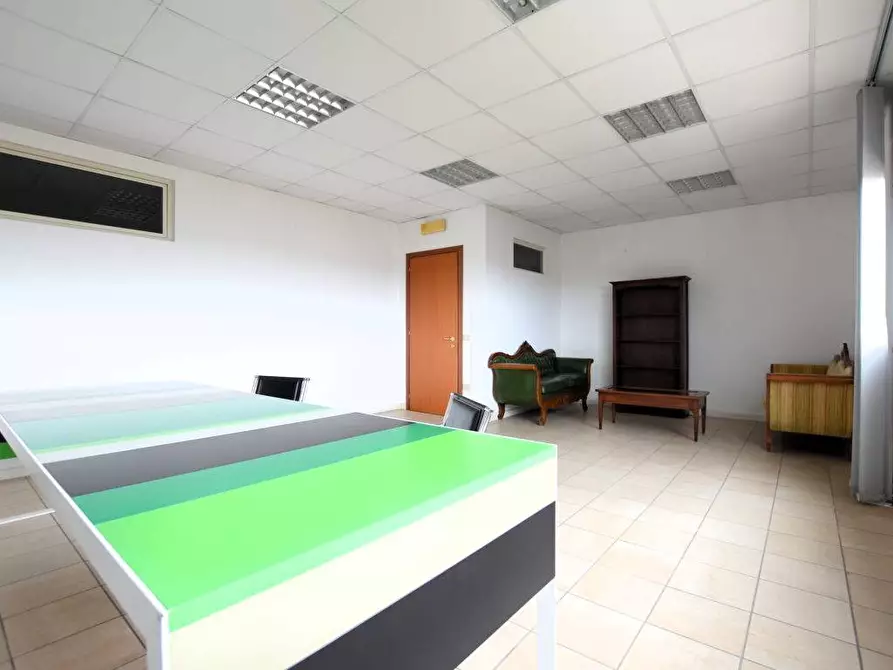 Immagine 3 di Ufficio in vendita  in S.V. Predda Niedda strada 18bis a Sassari