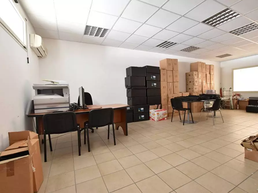 Immagine 7 di Ufficio in vendita  in S.V. Predda Niedda strada 18bis a Sassari