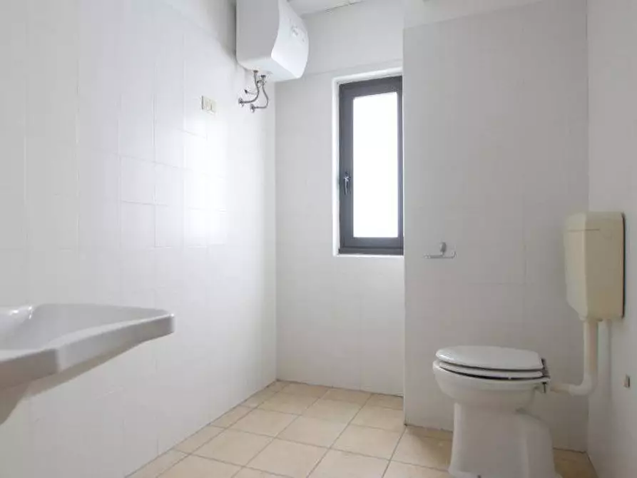 Immagine 9 di Ufficio in vendita  in S.V. Predda Niedda strada 18bis a Sassari