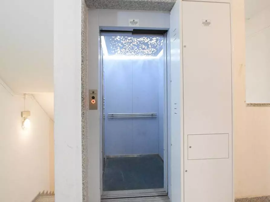 Immagine 16 di Ufficio in vendita  in S.V. Predda Niedda strada 18bis a Sassari