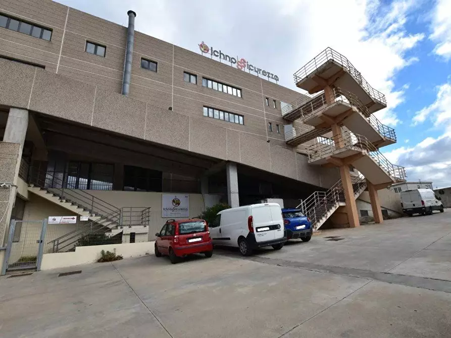 Immagine 22 di Ufficio in vendita  in S.V. Predda Niedda strada 18bis a Sassari