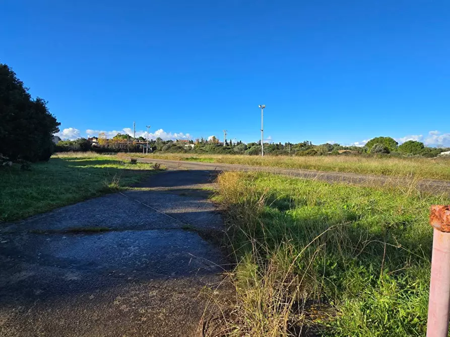 Immagine 17 di Locale commerciale in vendita  in Strada Statale 131 Carlo Felice a Sassari
