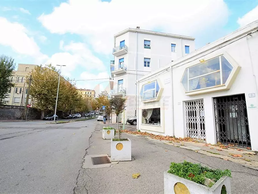 Immagine 24 di Locale commerciale in affitto  in VIA MANZONI a Nuoro