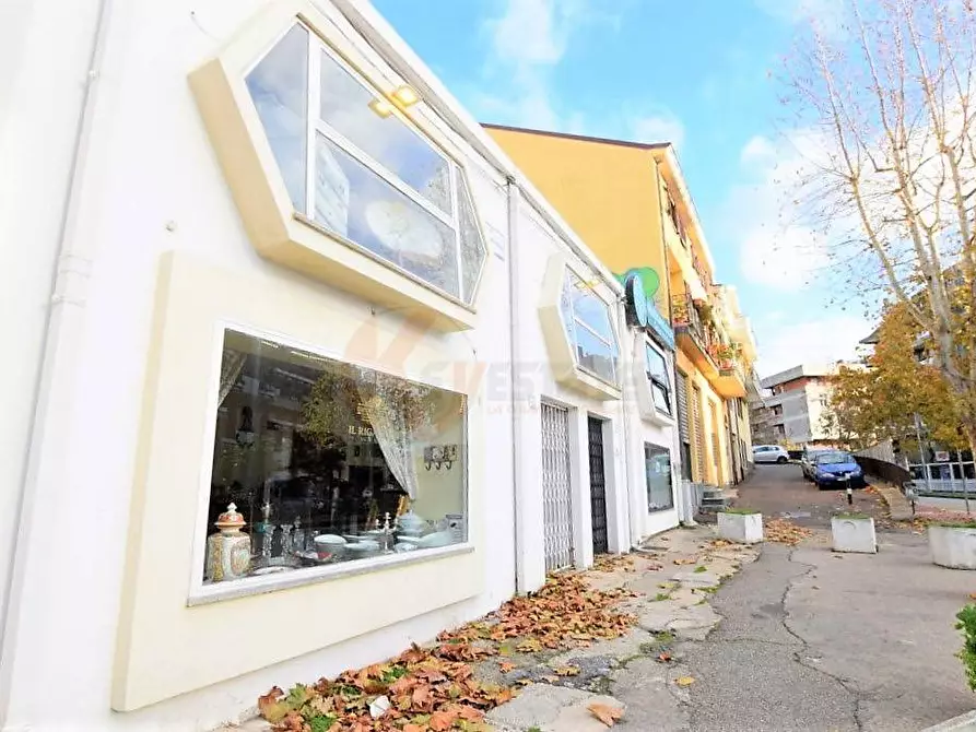 Immagine 23 di Locale commerciale in affitto  in VIA MANZONI a Nuoro