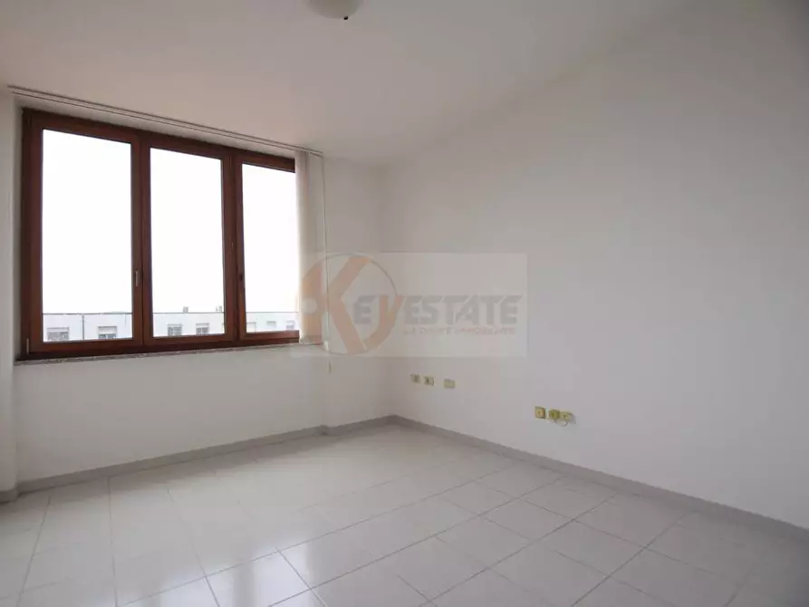 Immagine 8 di Ufficio in vendita  in VIA MEREU a Nuoro