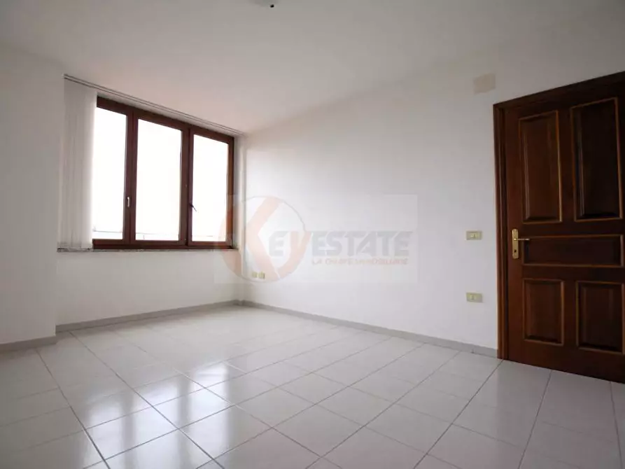 Immagine 10 di Ufficio in vendita  in VIA MEREU a Nuoro