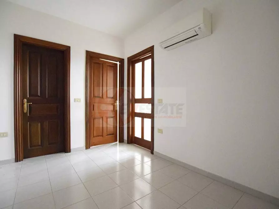 Immagine 2 di Ufficio in vendita  in VIA MEREU a Nuoro