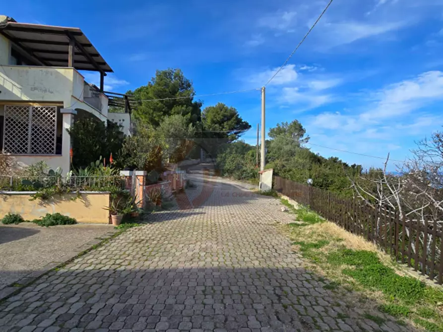 Immagine 30 di Appartamento in vendita  in via Cipro a Castelsardo