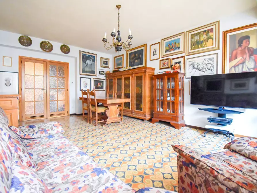 Immagine 5 di Appartamento in vendita  in via Madrid a Sassari