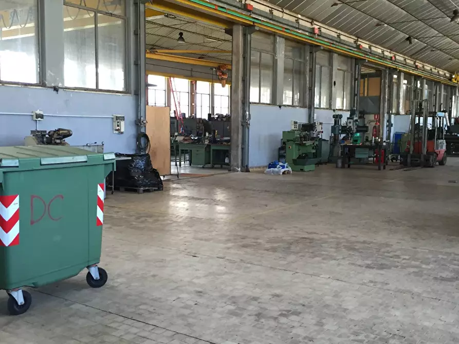 Immagine 9 di Capannone industriale in vendita  in Via Roma a Martinsicuro