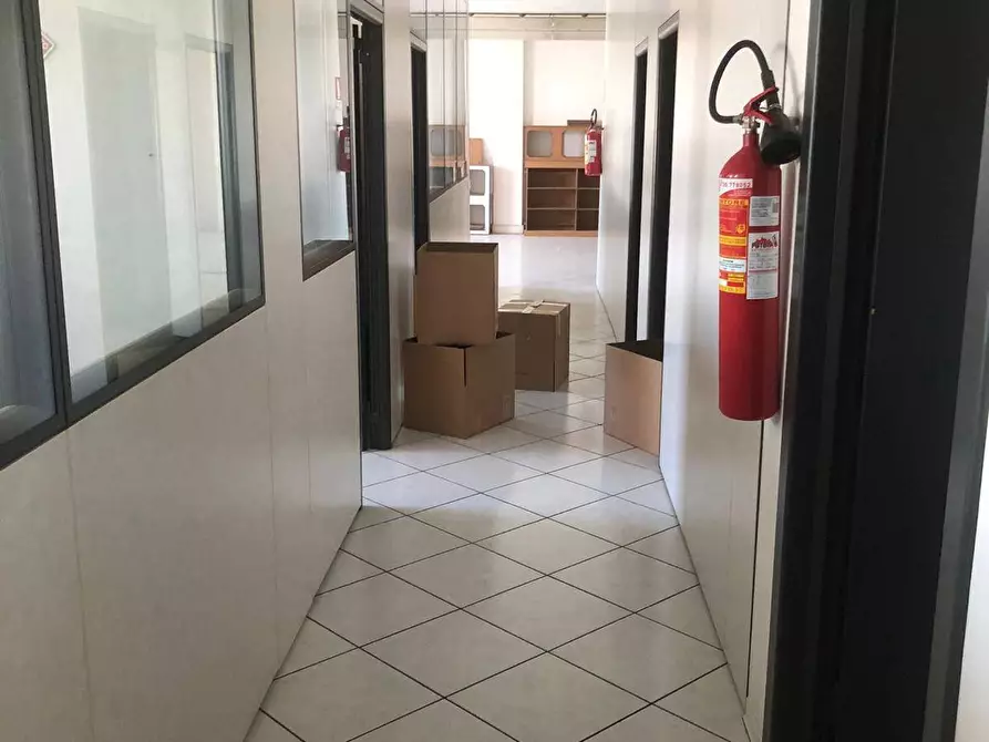 Immagine 9 di Capannone industriale in vendita  a Monteprandone