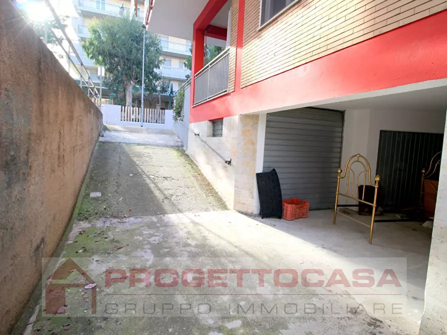 Immagine 4 di Box auto in vendita  in via dei mille a San Benedetto Del Tronto