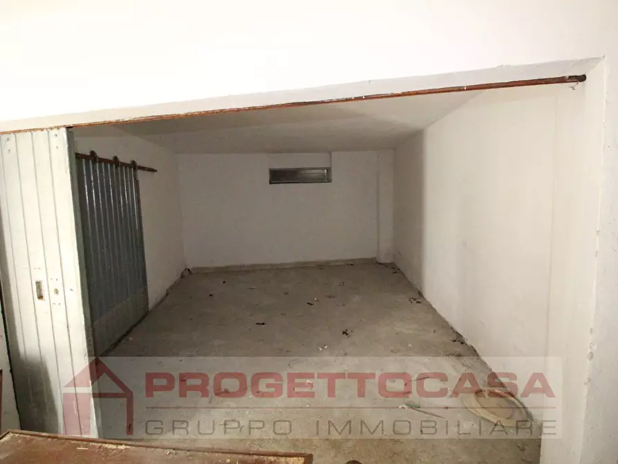 Immagine 2 di Box auto in vendita  in via dei mille a San Benedetto Del Tronto