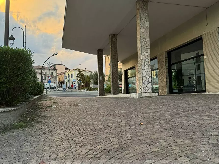 Immagine 2 di Locale commerciale in affitto  in Via G.Matteotti a Nereto