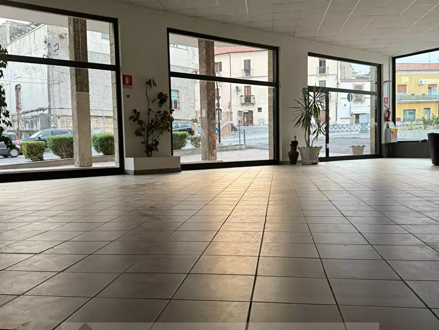 Immagine 5 di Locale commerciale in affitto  in Via G.Matteotti a Nereto