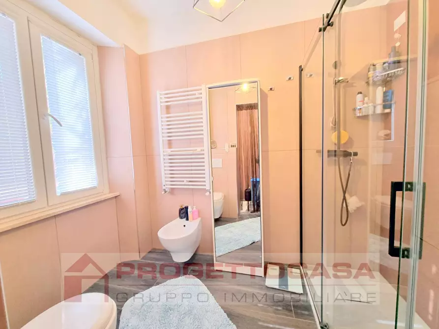 Immagine 13 di Appartamento in vendita  in roma a San Benedetto Del Tronto