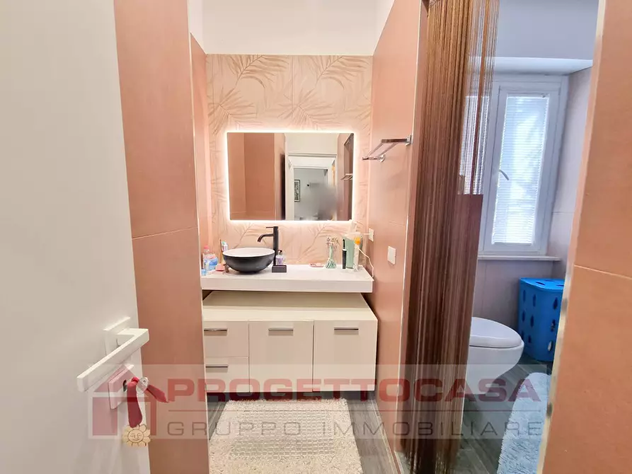 Immagine 11 di Appartamento in vendita  in roma a San Benedetto Del Tronto