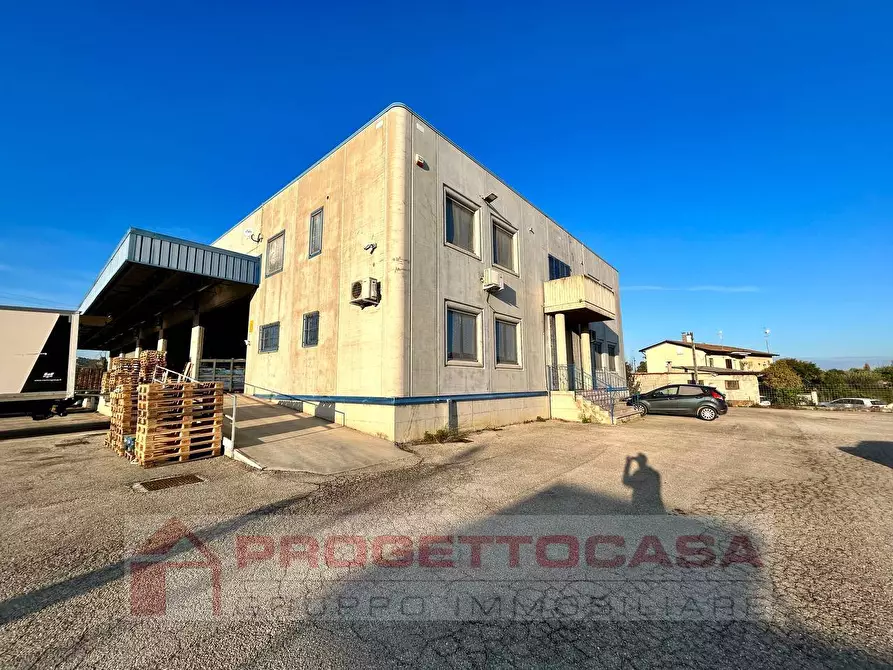 Immagine 1 di Capannone industriale in vendita  in Via dell'Industria a Spinetoli