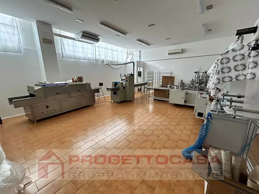 Immagine 11 di Capannone industriale in vendita  in Via Salaria a Monteprandone