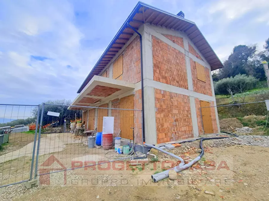 Immagine 2 di Casa indipendente in vendita  a Colli Del Tronto