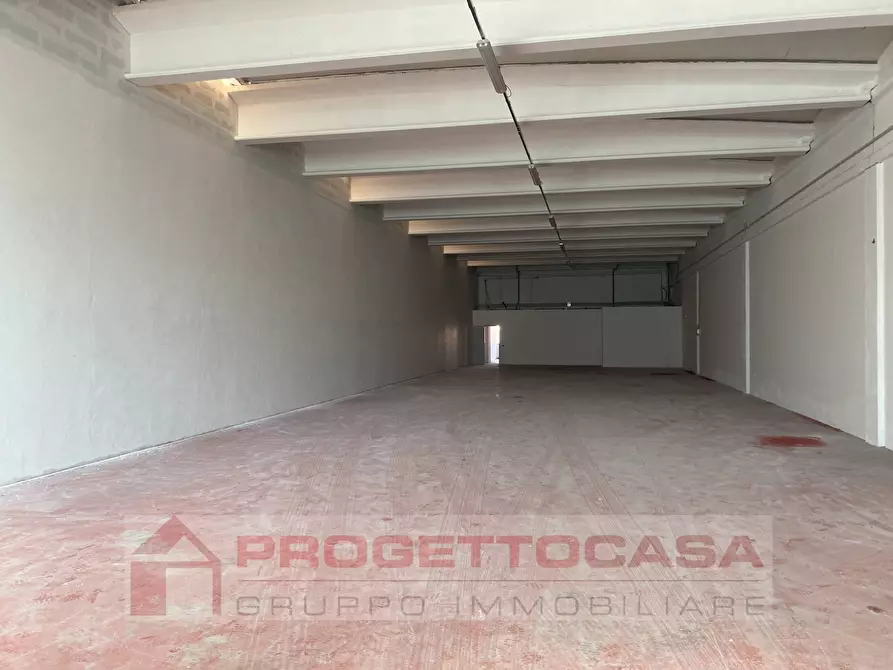 Immagine 4 di Capannone industriale in affitto  in Via Nevada a Grottammare