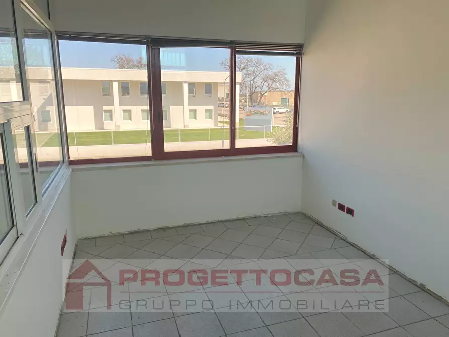 Immagine 8 di Capannone industriale in affitto  in Via Nevada a Grottammare