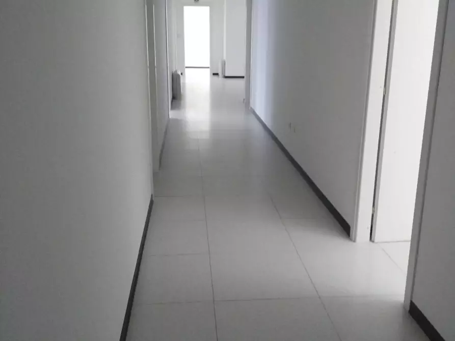 Immagine 30 di Ufficio in affitto  in Via Granarolo a Faenza
