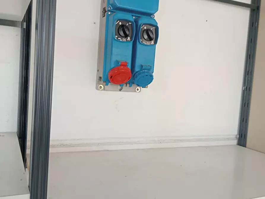 Immagine 7 di Locale commerciale in vendita  in via maestri del lavoro a Faenza