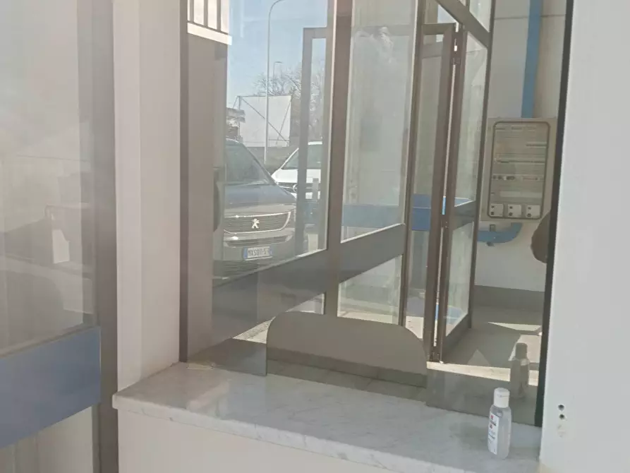 Immagine 9 di Locale commerciale in vendita  in via maestri del lavoro a Faenza