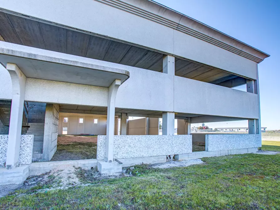 Immagine 5 di Capannone industriale in vendita  in Via della Produzione a Aprilia