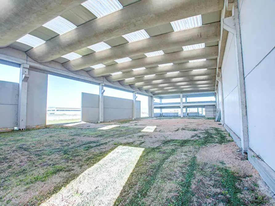 Immagine 9 di Capannone industriale in vendita  in Via della Produzione a Aprilia