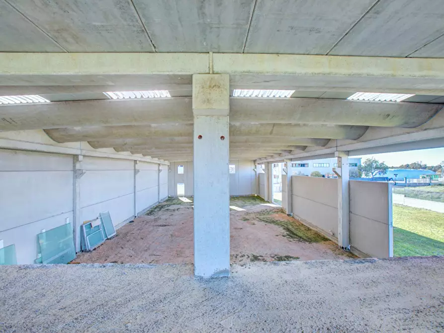 Immagine 17 di Capannone industriale in vendita  in Via della Produzione a Aprilia